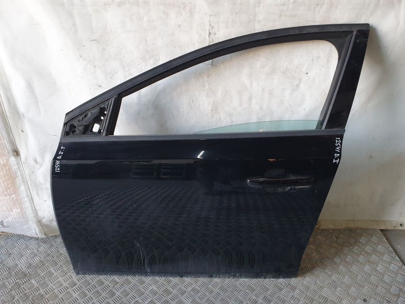Recambio de puerta delantera izquierda para volvo v40 cross country momentum referencia OEM IAM   