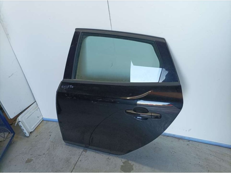 Recambio de puerta trasera izquierda para volvo v40 cross country momentum referencia OEM IAM   ROZADA