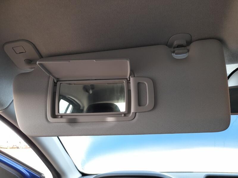 Recambio de parasol izquierdo para dacia sandero iii 1.0 tce 90 referencia OEM IAM 964011680R  