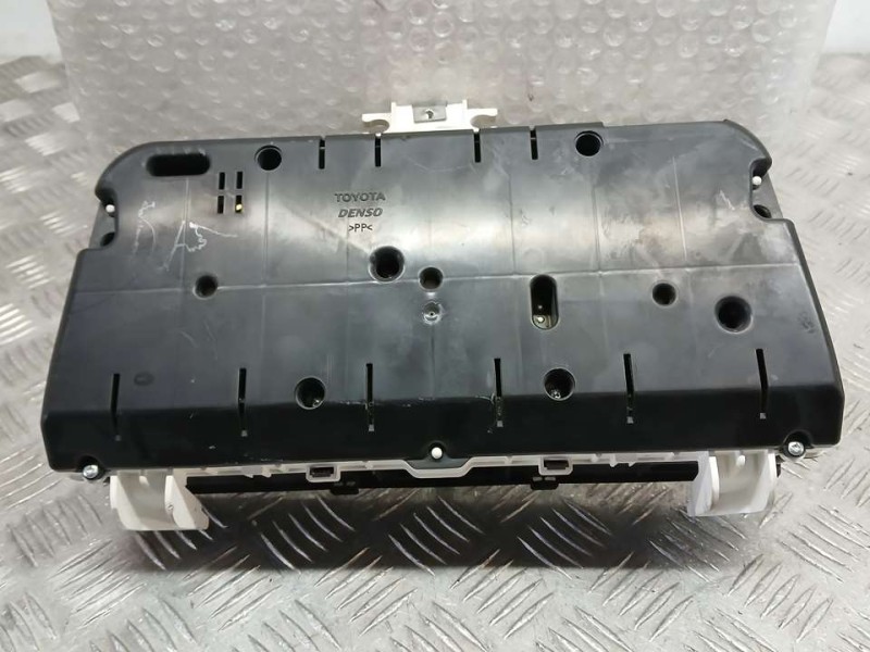 Recambio de cuadro instrumentos para toyota corolla verso (r1) 2.2 d-4d luna referencia OEM IAM 838000F092A 2574403892 DENSO
