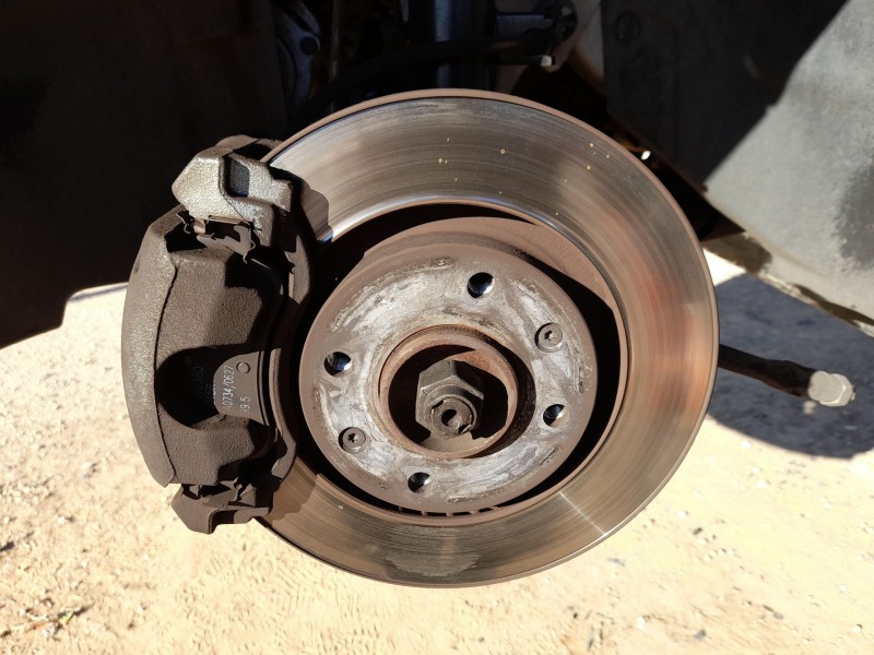 Recambio de mangueta delantera izquierda para citroën c3 iii (sx) 1.5 bluehdi 100 (sxyhyp, sxyhtu) referencia OEM IAM 1607557480