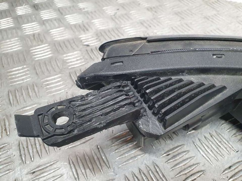 Recambio de piloto delantero izquierdo para hyundai kona style hybrid 2wd referencia OEM IAM 92207J9500  2 PATAS REPARADAS