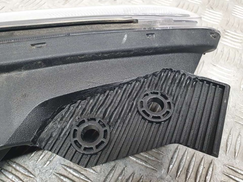 Recambio de piloto delantero izquierdo para hyundai kona style hybrid 2wd referencia OEM IAM 92207J9500  2 PATAS REPARADAS