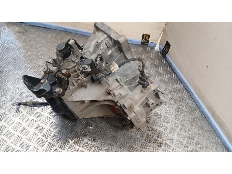 Recambio de caja cambios para kia venga concept referencia OEM IAM TBJ5F 520060 5 VELOCIDADES