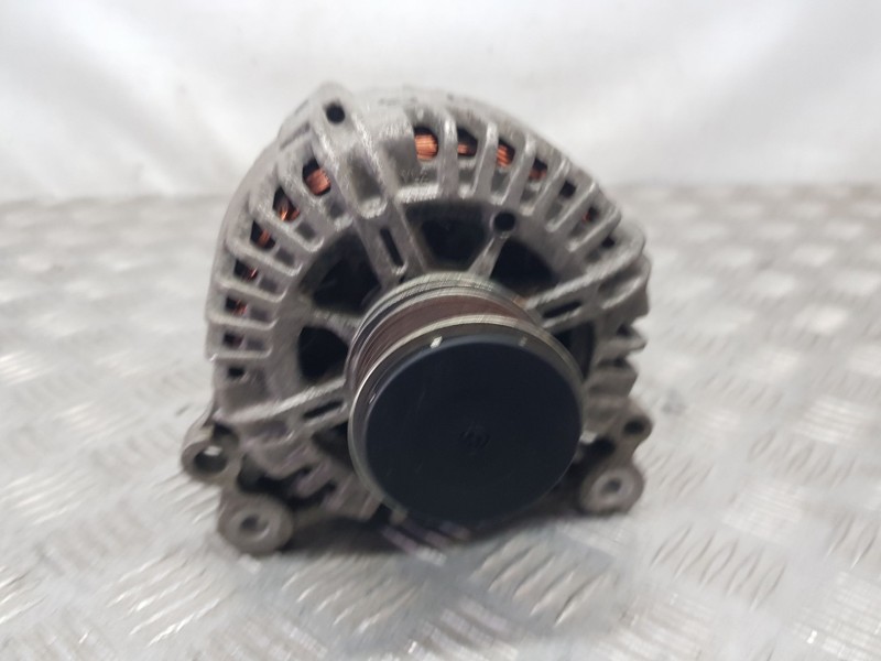 Recambio de alternador para audi a3 (8p1) 1.9 tdi referencia OEM IAM 06F903023C VALEO TG14C011