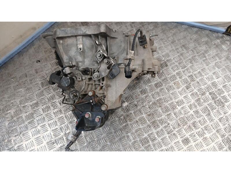 Recambio de caja cambios para kia venga concept referencia OEM IAM TBJ5F 520060 5 VELOCIDADES