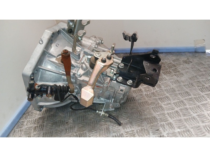 Recambio de caja cambios para toyota yaris active referencia OEM IAM 043310D181 5 VELOCIDADES 664754 20TT063