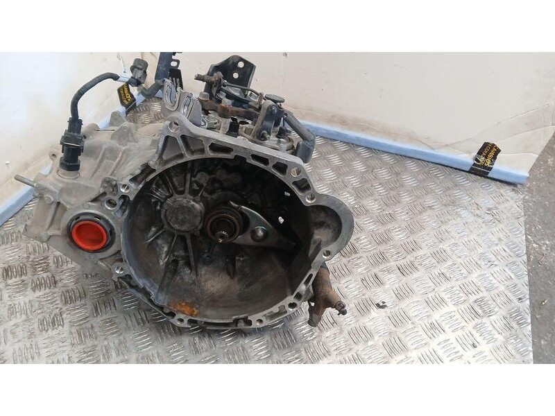 Recambio de caja cambios para kia venga concept referencia OEM IAM TBJ5F 520060 5 VELOCIDADES