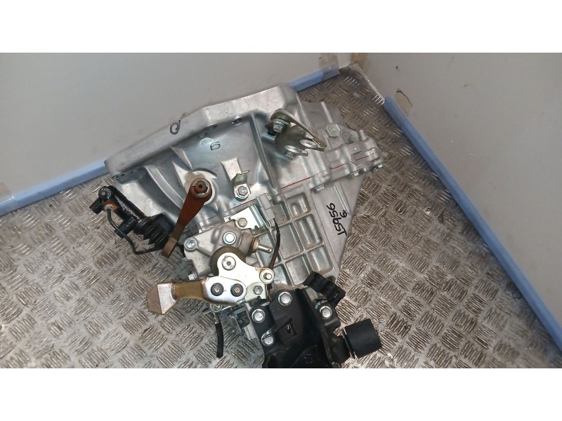 Recambio de caja cambios para toyota yaris active referencia OEM IAM 043310D181 5 VELOCIDADES 664754 20TT063