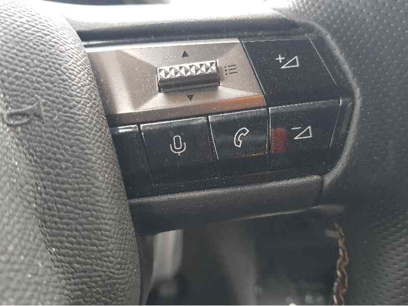 Recambio de volante para ds 3 crossback performance line referencia OEM IAM 98493443ZD  