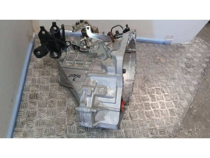 Recambio de caja cambios para toyota yaris active referencia OEM IAM 043310D181 5 VELOCIDADES 664754 20TT063