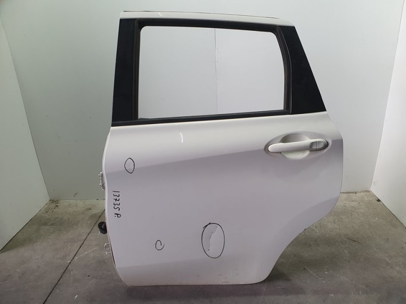 Recambio de puerta trasera izquierda para nissan note visia referencia OEM IAM H21013VVMA  TOCADA