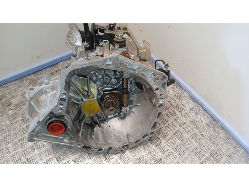Recambio de caja cambios para toyota yaris active referencia OEM IAM 043310D181 5 VELOCIDADES 664754 20TT063