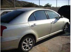 TOYOTA AVENSIS BERLINA (T25)