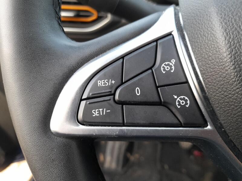 Recambio de volante para dacia sandero iii 1.0 tce 90 referencia OEM IAM 484004420R  