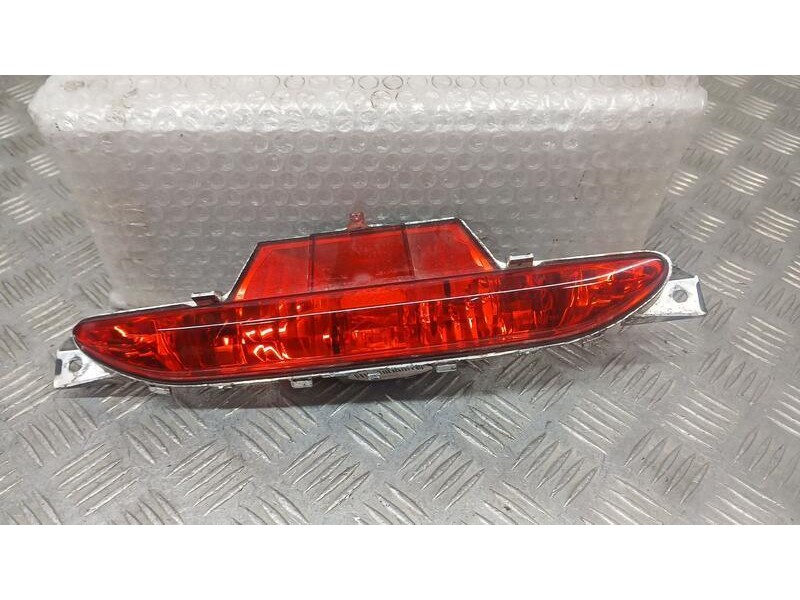 Recambio de piloto trasero central para ds 3 crossback performance line referencia OEM IAM 9674308980  ANTINIEBLAS PARAGOLPES