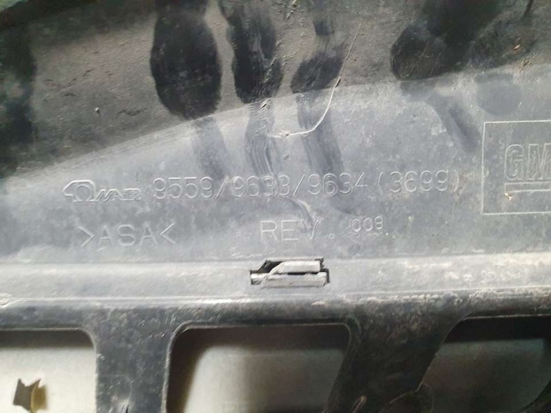 Recambio de rejilla delantera para opel astra h berlina elegance referencia OEM IAM 13108463  