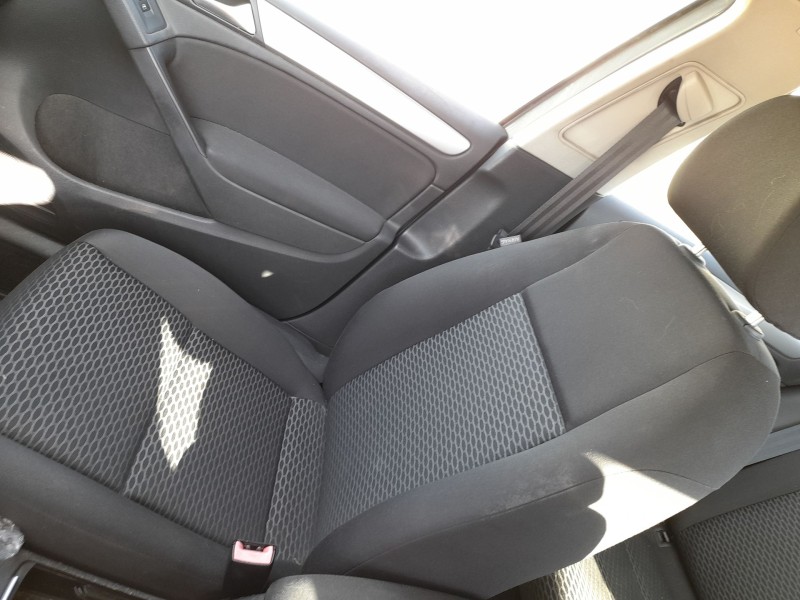 Recambio de asiento delantero derecho para volkswagen golf vi (5k1) 1.6 tdi referencia OEM IAM   