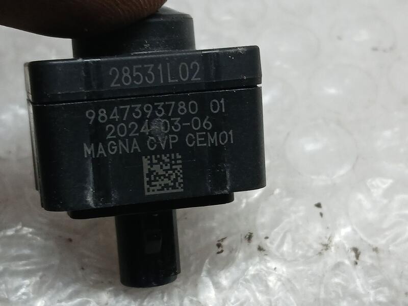 Recambio de camara vision trasera para opel corsa f gs referencia OEM IAM 9847393780  28531L02