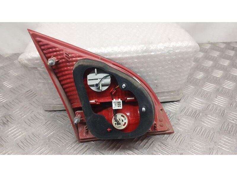 Recambio de piloto trasero derecho para kia venga concept referencia OEM IAM 924061P000 ROZADO 