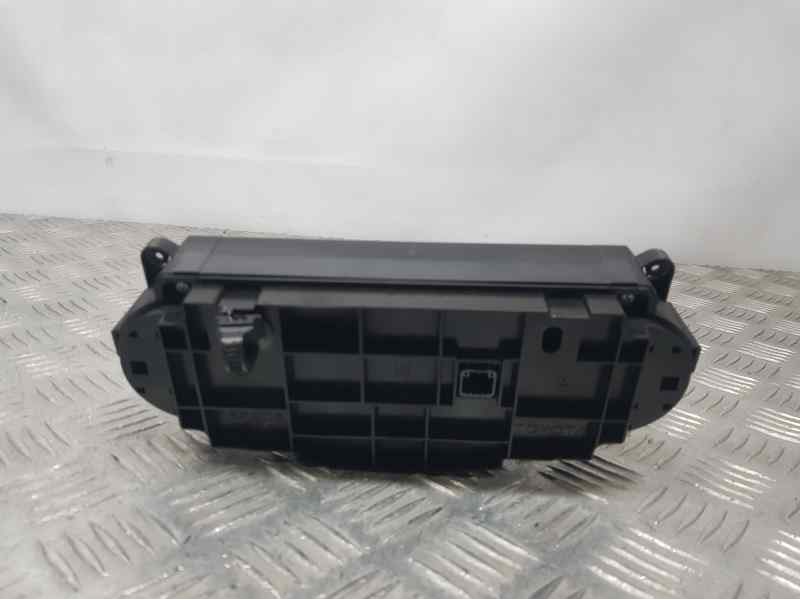 Recambio de mando climatizador para toyota yaris active referencia OEM IAM 559000D810C3  