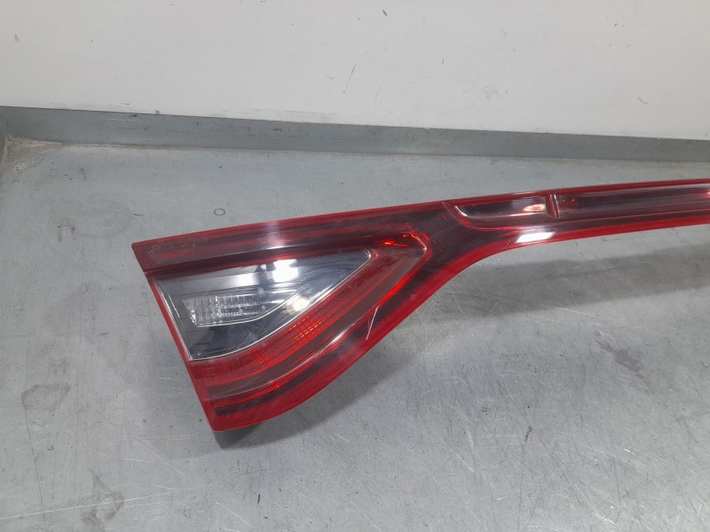 Recambio de piloto trasero central para kia stinger (ck) gt-line 2wd referencia OEM IAM 92403J5010  