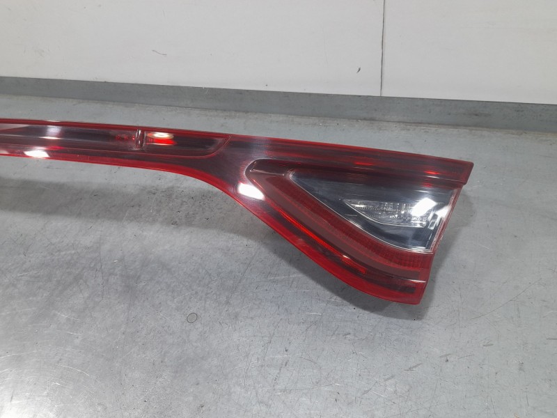 Recambio de piloto trasero central para kia stinger (ck) gt-line 2wd referencia OEM IAM 92403J5010  