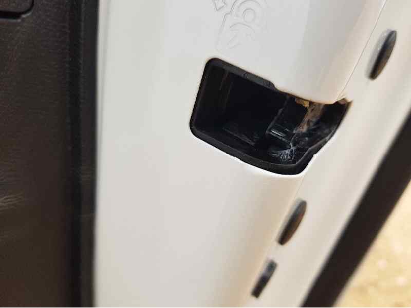 Recambio de cerradura puerta trasera derecha para opel corsa f gs referencia OEM IAM 9844412980  