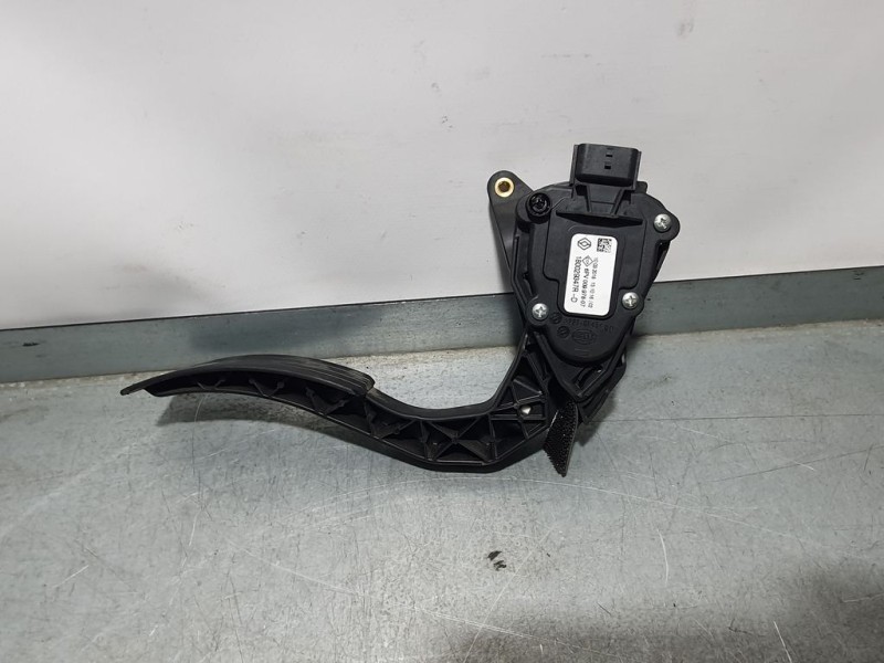 Recambio de potenciometro pedal para renault clio iv limited referencia OEM IAM 1800296347R 6PV00997807 HELLA