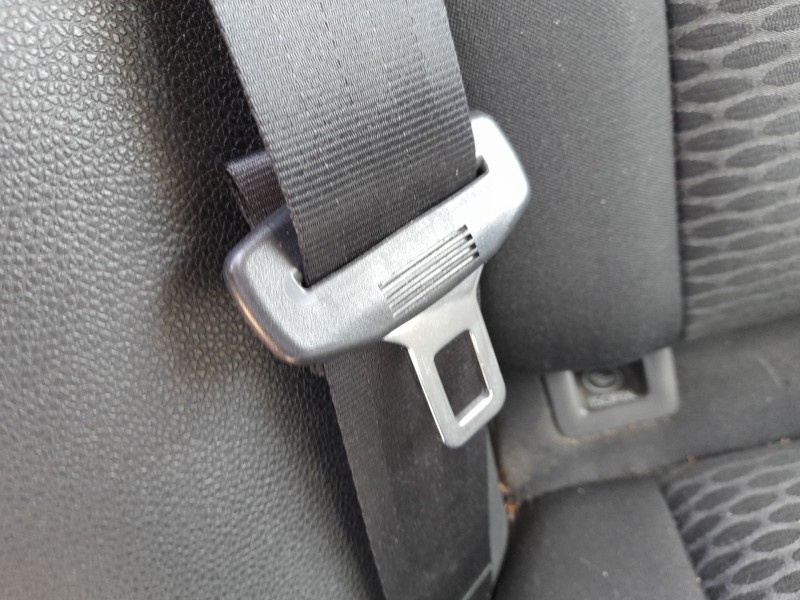 Recambio de cinturon seguridad trasero derecho para volkswagen golf vi (5k1) 1.6 tdi referencia OEM IAM 1K6857806AA  