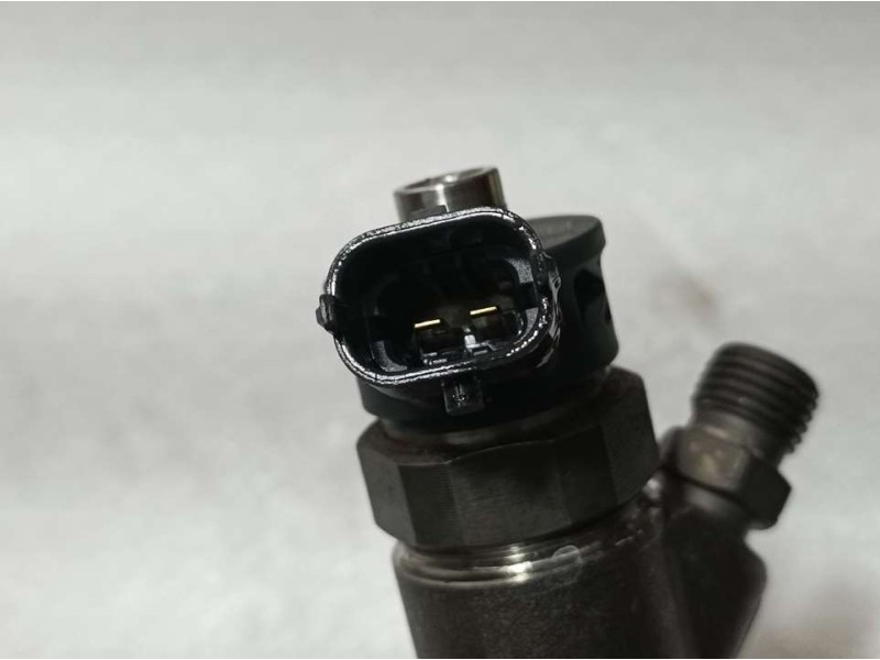 Recambio de inyector para peugeot rifter access standard referencia OEM IAM 9828959880 0445110955 BOSCH