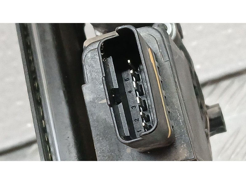 Recambio de elevalunas delantero izquierdo para opel vivaro c furgoneta (k0) 1.5 referencia OEM IAM 9840159480 ELECTRICO 6 PINS 