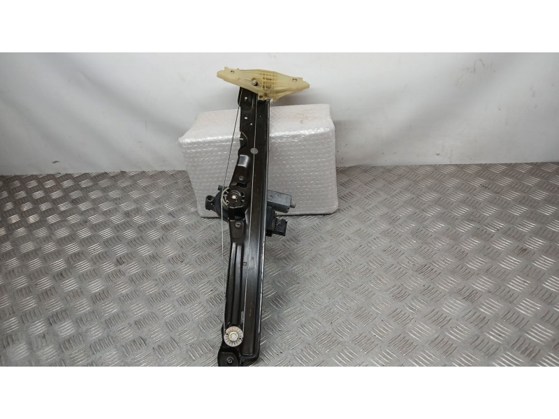 Recambio de elevalunas delantero izquierdo para opel vivaro c furgoneta (k0) 1.5 referencia OEM IAM 9840159480 ELECTRICO 6 PINS 