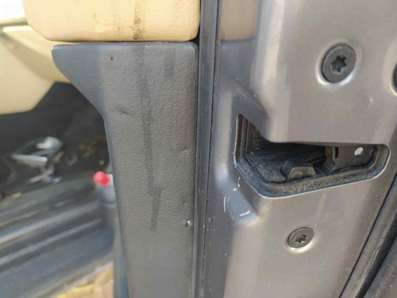 Recambio de cerradura puerta delantera derecha para land rover discovery tdv6 hse referencia OEM IAM FQJ500420  