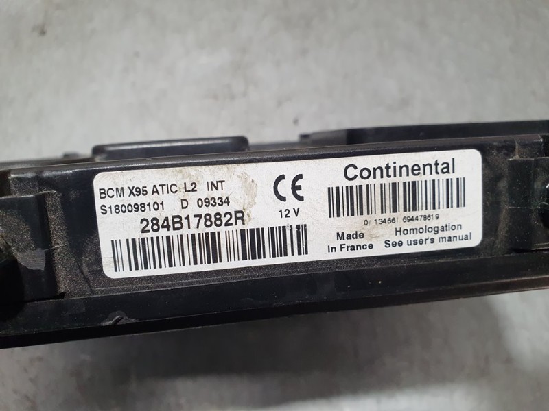 Recambio de modulo electronico para renault megane iii berlina 5 p dynamique referencia OEM IAM 284B17882R S180098101 CONTINENTA