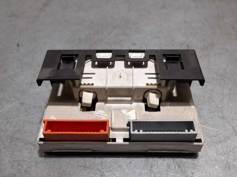 Recambio de pantalla multifuncion para renault megane i fase 2 classic (la..) 1.9 d rt referencia OEM IAM 7700436307 216562095 