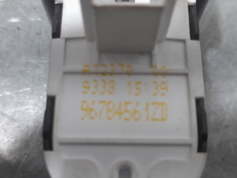 Recambio de mando elevalunas delantero izquierdo para opel vivaro c furgoneta (k0) 1.5 referencia OEM IAM 96784561ZD E31732 VALE