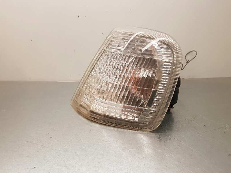 Recambio de piloto delantero izquierdo para peugeot 405 berlina 1.9 cat referencia OEM IAM   