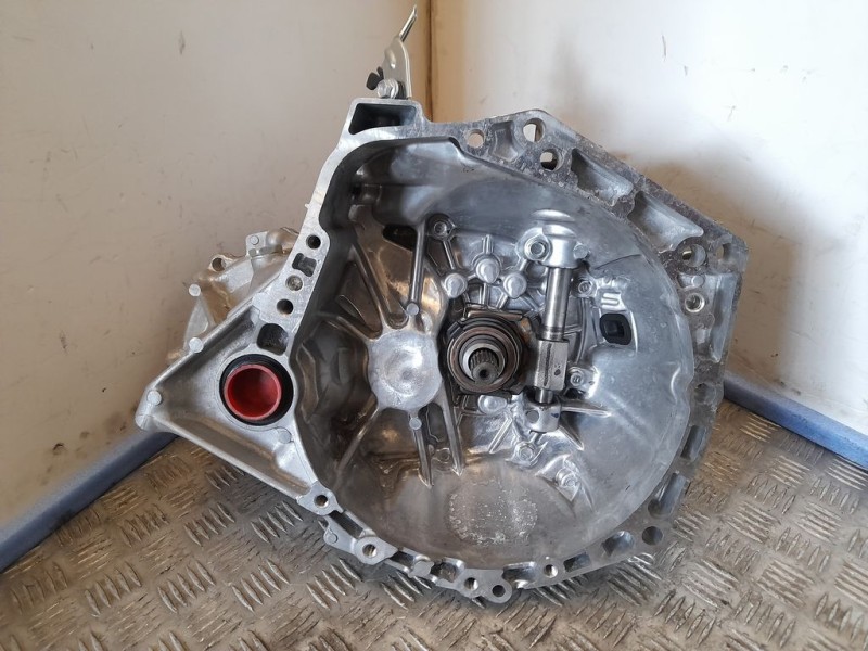 Recambio de caja cambios para peugeot 108 top allure referencia OEM IAM 20TT57 3971109 5VELOCIDADES