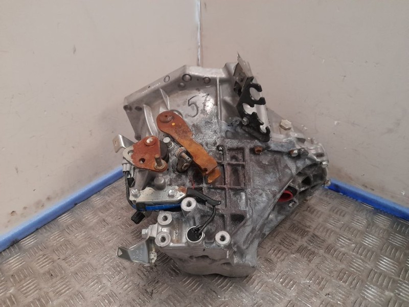Recambio de caja cambios para peugeot 108 top allure referencia OEM IAM 20TT57 3971109 5VELOCIDADES