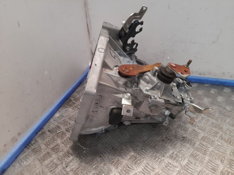 Recambio de caja cambios para peugeot 108 top allure referencia OEM IAM 20TT57 3971109 5VELOCIDADES