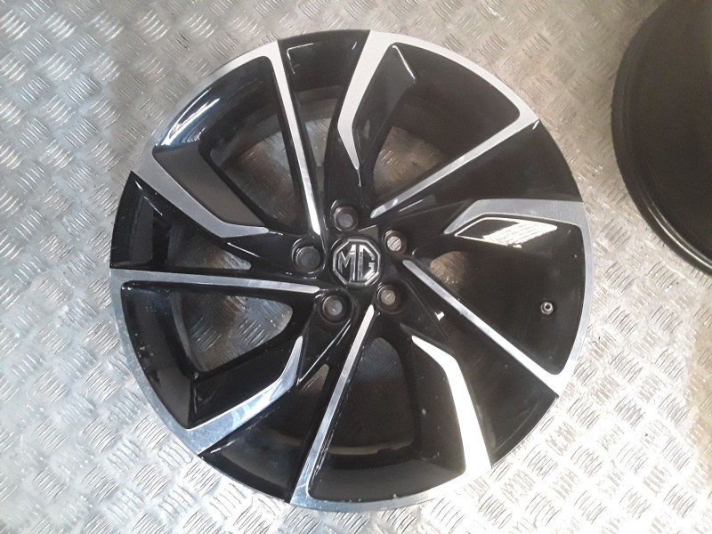 Recambio de juego llantas aluminio para mg zs suv (azs1) 1.0 t-gdi referencia OEM IAM 7X17 5 TORN ET41  ALUMINIO