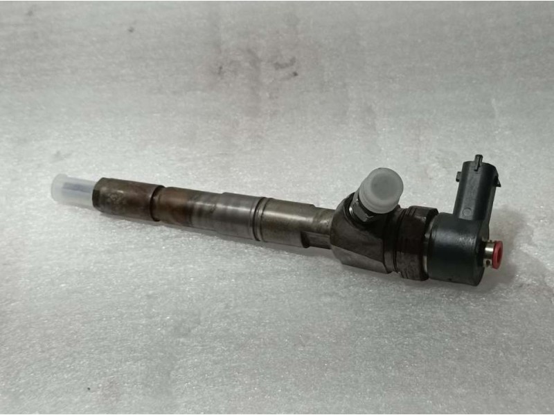 Recambio de inyector para opel insignia berlina 2.0 16v cdti referencia OEM IAM 55577668 0445110423 BOSCH