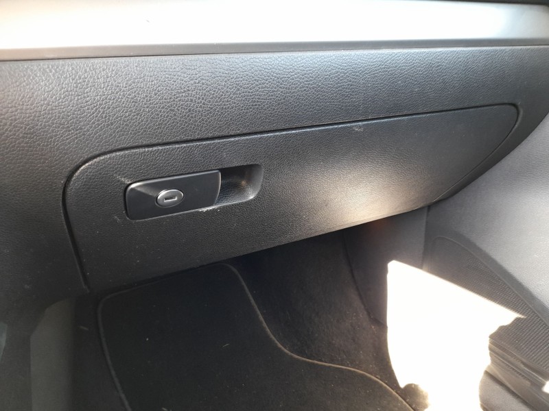 Recambio de guantera para volkswagen golf vi (5k1) 1.6 tdi referencia OEM IAM 1K1857101M  