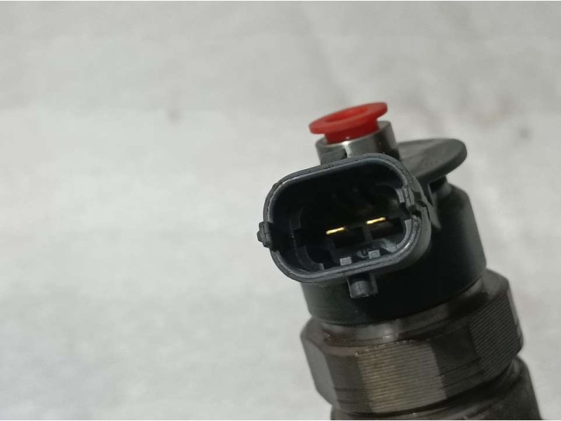 Recambio de inyector para peugeot 208 1.6 16v hdi fap referencia OEM IAM 0445110340  BOSCH