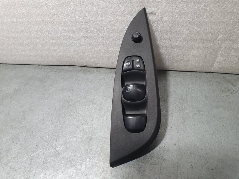 Recambio de mando elevalunas delantero izquierdo para nissan pulsar (c13) acenta referencia OEM IAM 809613ZL0A  
