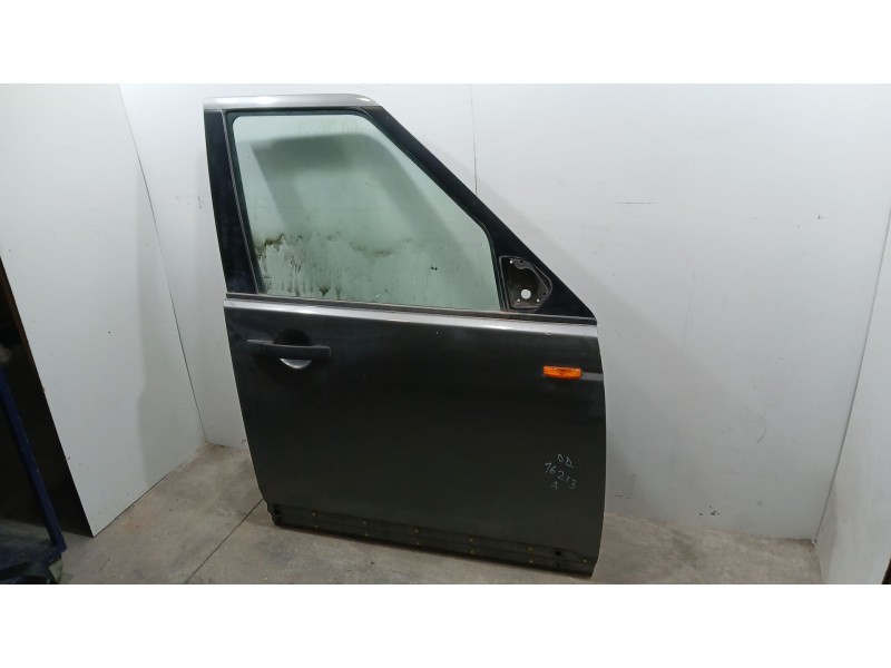 Recambio de puerta delantera derecha para land rover discovery tdv6 hse referencia OEM IAM LR016462 TOCADA 