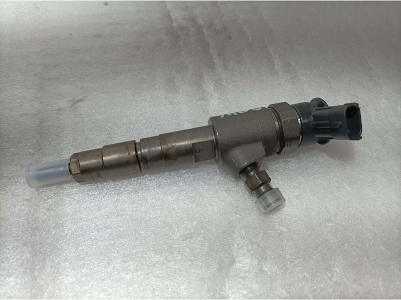 Recambio de inyector para peugeot 208 1.6 16v hdi fap referencia OEM IAM 0445110340  BOSCH