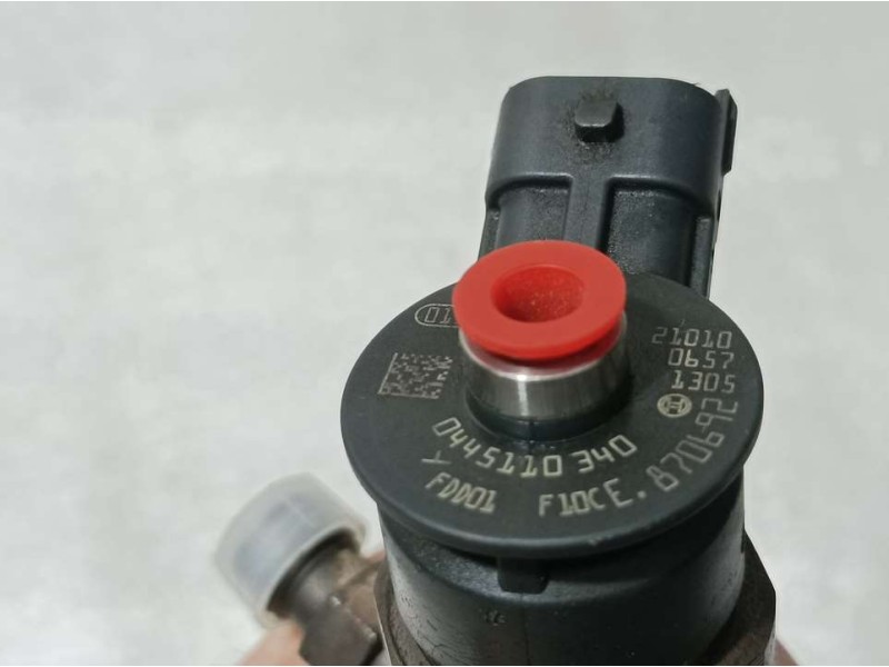 Recambio de inyector para peugeot 208 1.6 16v hdi fap referencia OEM IAM 0445110340  BOSCH