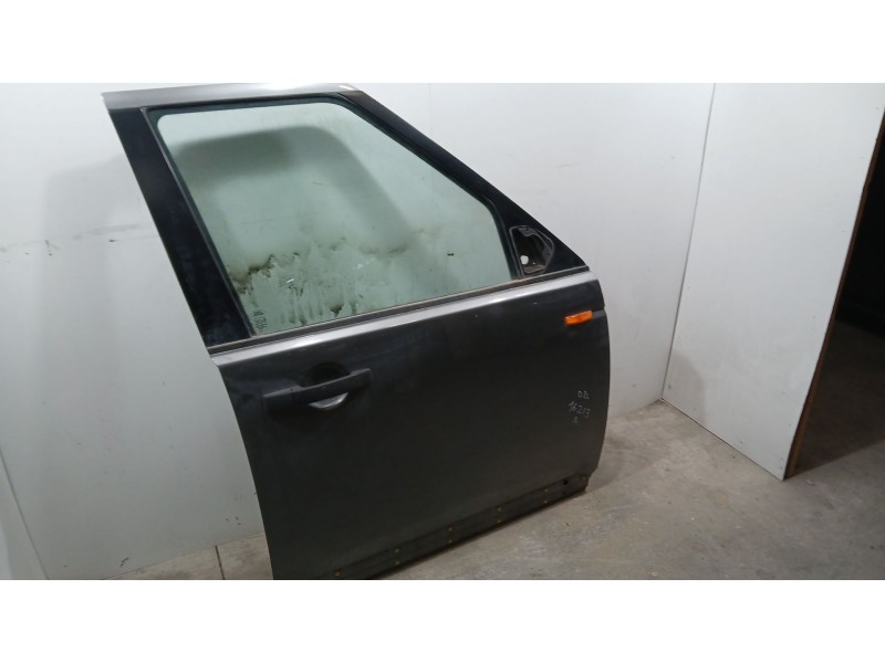 Recambio de puerta delantera derecha para land rover discovery tdv6 hse referencia OEM IAM LR016462 TOCADA 
